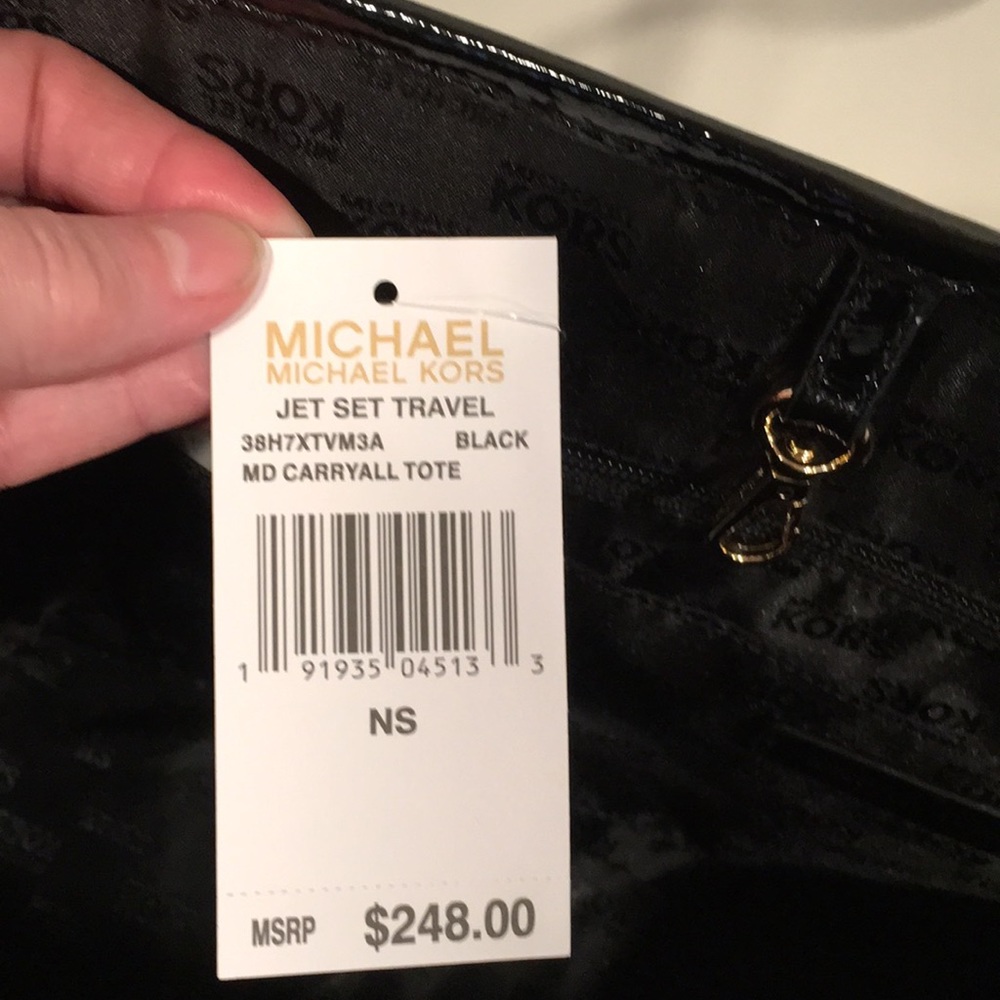 NWT Michael Kors monogram carry all tote - Picture 8 of 8